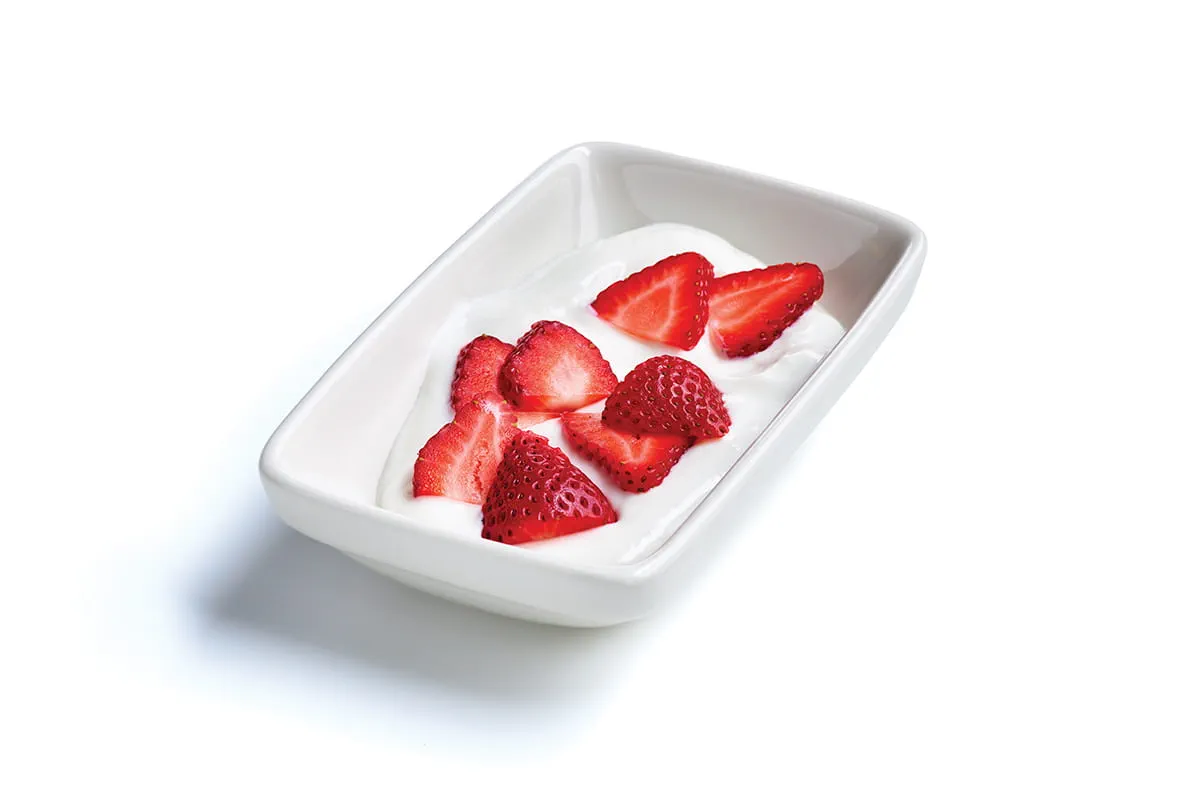 Vanilla Yogurt & Strawberries